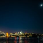 小さな灯りは　？